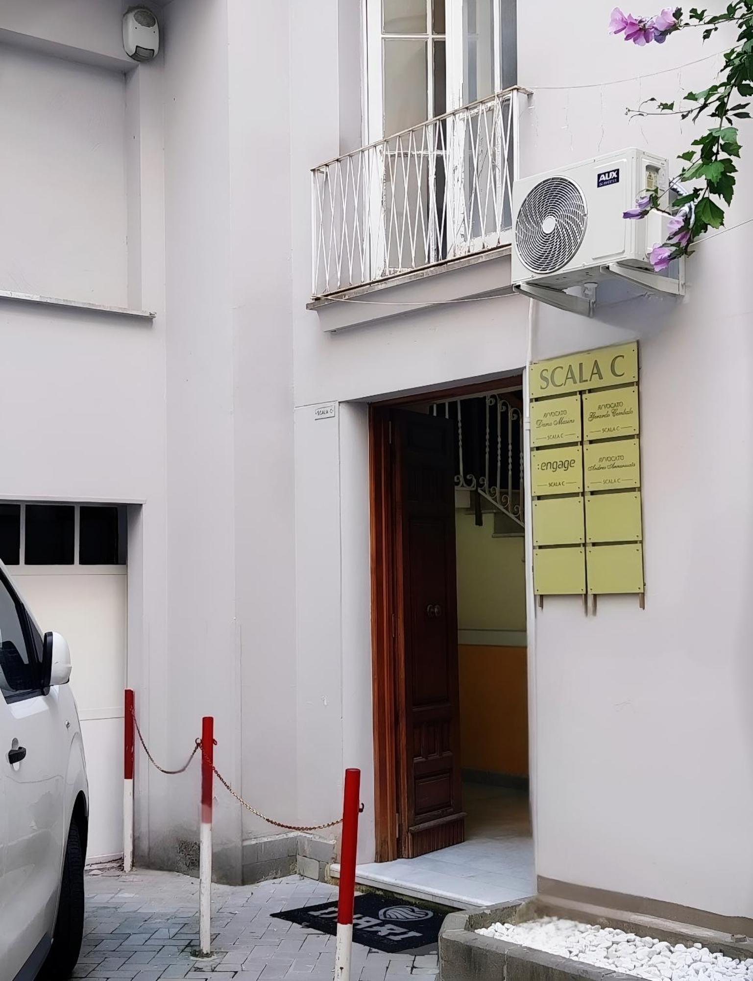 Casa Vacanza La Maison De Losyram Art Salerno Kültér fotó